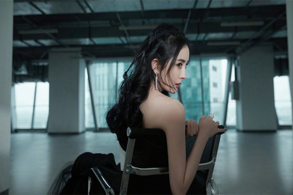中國(guó)名人受到打擊