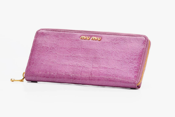 miumiu錢包清洗