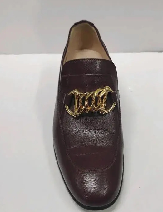 皮鞋內(nèi)部怎么清洗和保養(yǎng)？皮鞋里面臭了怎么清洗？