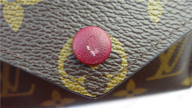 路易威登（LV）錢夾更換皮質(zhì)摁扣前后對(duì)比