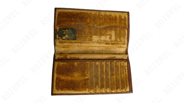 博柏利（Burberry）錢(qián)夾更換內(nèi)襯前后對(duì)比