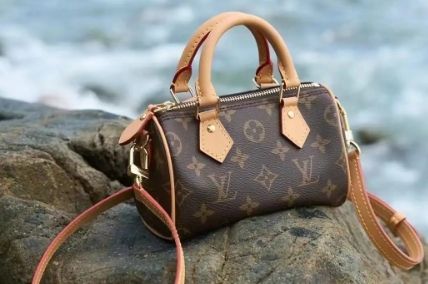 LV包包維修可以修復(fù)斷線(xiàn)嗎？LV包包維修會(huì)進(jìn)行清洗嗎？